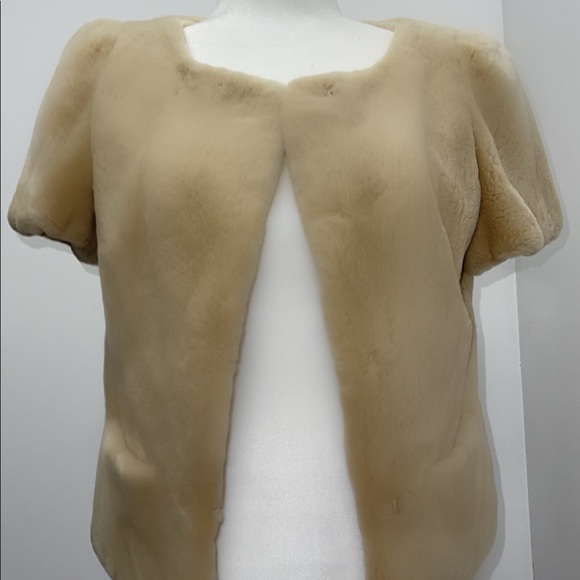 Escada - Picture 1 of 4